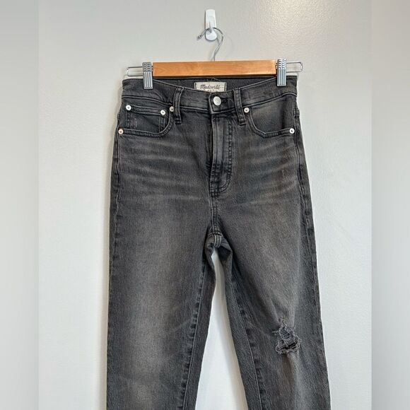 Madewell The Perfect Vintage Jean in Cosner Wash: Knee-Rip Edition - Picture 8 of 15